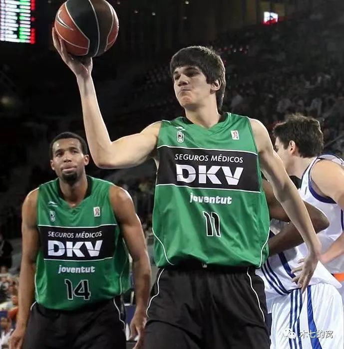 高情商！25岁安东尼谈曼联和滕哈赫引热议，球迷：圆规真男人.